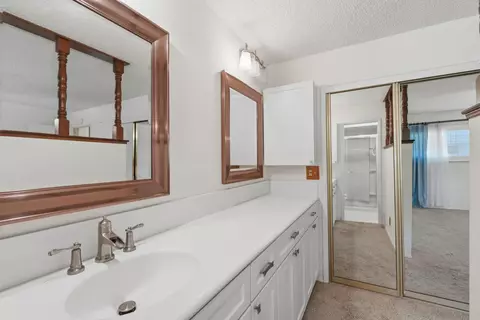 Bath - 46 S Olive St, Lemoore, CA 93245 photo 3 of 3