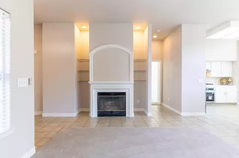 Living - 950 Laguna Dr, Lemoore, CA 93245 photo 5 of 6