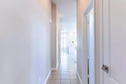 Entry Way - 950 Laguna Dr, Lemoore, CA 93245 photo 1 of 2