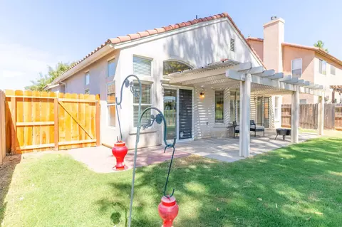 Exterior - 950 Laguna Dr, Lemoore, CA 93245 photo 4 of 8