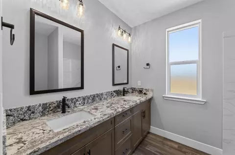 Bath - 16308 W David Ave, Kerman, CA 93630 photo 1 of 4