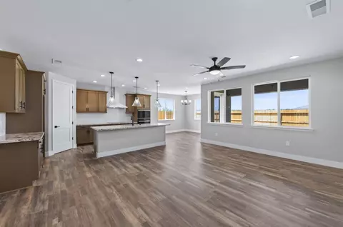 Living - 16308 W David Ave, Kerman, CA 93630 photo 2 of 3