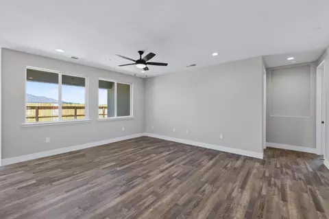 Living - 16308 W David Ave, Kerman, CA 93630 photo 3 of 3