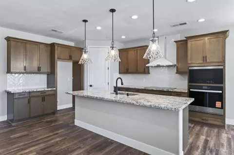 Kitchen - 16308 W David Ave, Kerman, CA 93630 photo 2 of 4