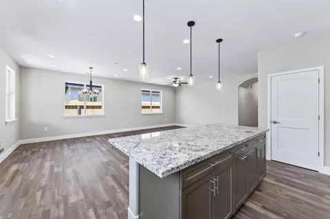 Living - 16163 W Sunset Ave, Kerman, CA 93630 photo 2 of 4