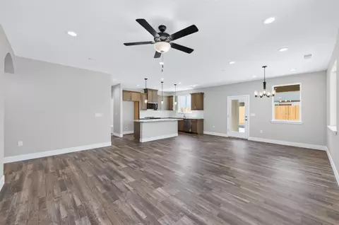Living - 16163 W Sunset Ave, Kerman, CA 93630 photo 3 of 4