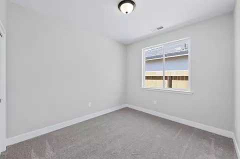 Bedroom - 16163 W Sunset Ave, Kerman, CA 93630 photo 4 of 4