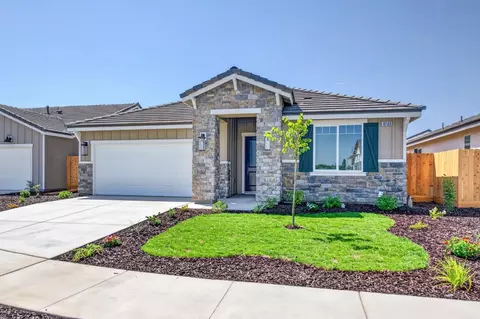 Exterior - 16163 W Sunset Ave, Kerman, CA 93630 photo 2 of 7