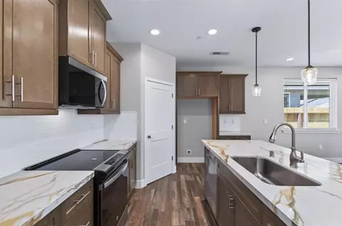 Kitchen - 16270 W David Ave, Kerman, CA 93630 photo 2 of 2