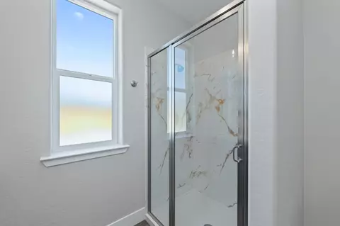 Bath - 16270 W David Ave, Kerman, CA 93630 photo 2 of 4