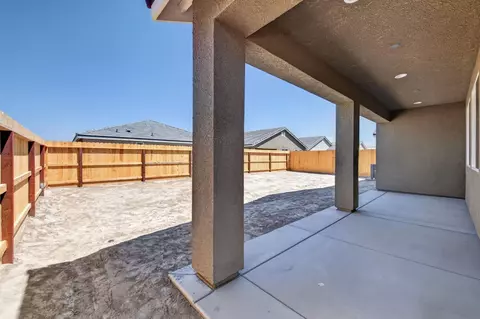 Exterior - 16270 W David Ave, Kerman, CA 93630 photo 4 of 6