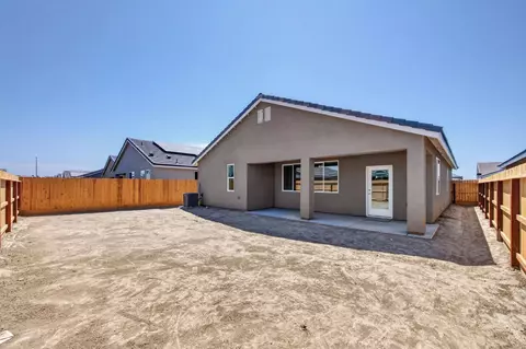 Exterior - 16270 W David Ave, Kerman, CA 93630 photo 5 of 6