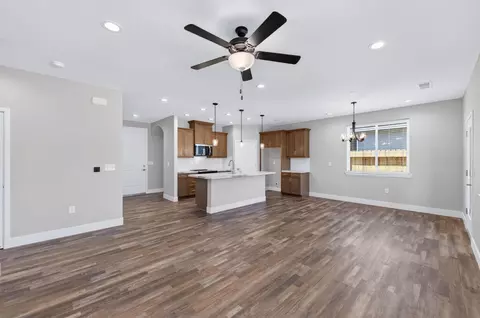 Living - 16270 W David Ave, Kerman, CA 93630 photo 3 of 6