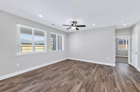 Living - 16270 W David Ave, Kerman, CA 93630 photo 6 of 6