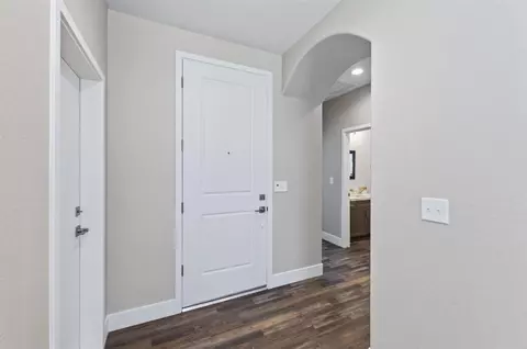 Entry Way - 16270 W David Ave, Kerman, CA 93630 photo 1 of 2