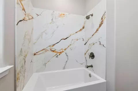 Bath - 16270 W David Ave, Kerman, CA 93630 photo 4 of 4