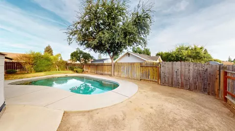 Exterior - 2460 Sample Ave, Clovis, CA 93611 photo 6 of 6