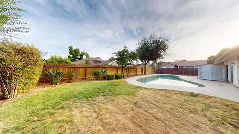 Exterior - 2460 Sample Ave, Clovis, CA 93611 photo 4 of 6