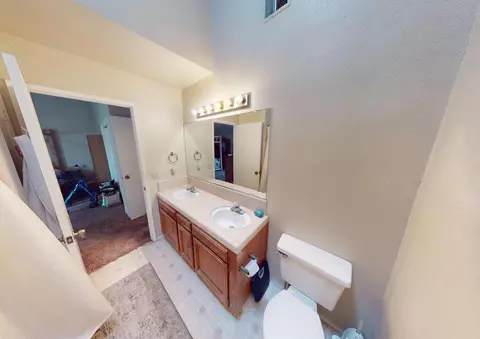 Bath - 2460 Sample Ave, Clovis, CA 93611 photo 2 of 5