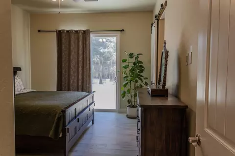 Bedroom - 46 N Brehler Ave, Sanger, CA 93657 photo 3 of 4