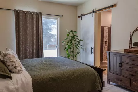 Bedroom - 46 N Brehler Ave, Sanger, CA 93657 photo 4 of 4
