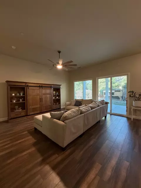 Living - 46 N Brehler Ave, Sanger, CA 93657 photo 1 of 1