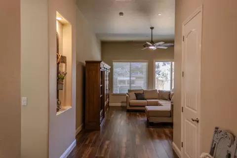 Entry Way - 46 N Brehler Ave, Sanger, CA 93657 photo 3 of 6