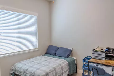 Bedroom - 46 N Brehler Ave, Sanger, CA 93657 photo 2 of 4