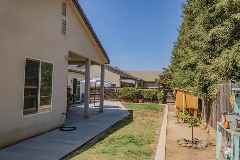 Exterior - 46 N Brehler Ave, Sanger, CA 93657 photo 4 of 4