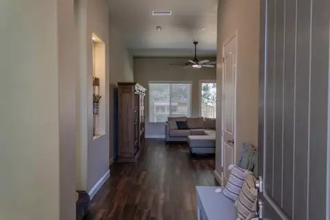 Entry Way - 46 N Brehler Ave, Sanger, CA 93657 photo 2 of 6