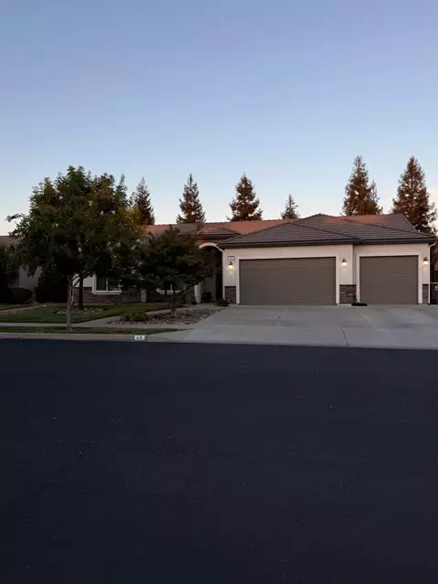 Exterior - 46 N Brehler Ave, Sanger, CA 93657 photo 3 of 5