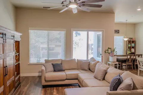 Living - 46 N Brehler Ave, Sanger, CA 93657 photo 1 of 3
