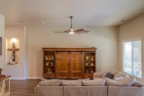 Living - 46 N Brehler Ave, Sanger, CA 93657 photo 3 of 3