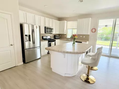 Kitchen - 4317 E Cambridge Ave, Visalia, CA 93292 photo 3 of 5