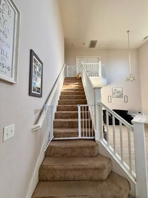 Entry Way - 4317 E Cambridge Ave, Visalia, CA 93292 photo 3 of 11