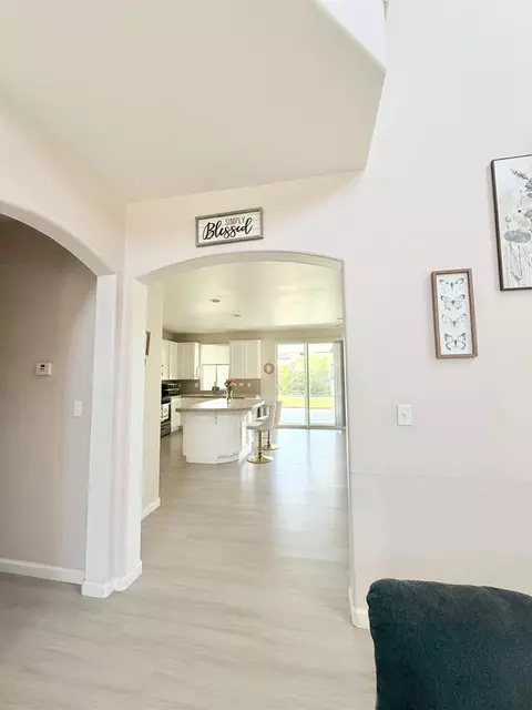 Entry Way - 4317 E Cambridge Ave, Visalia, CA 93292 photo 10 of 11