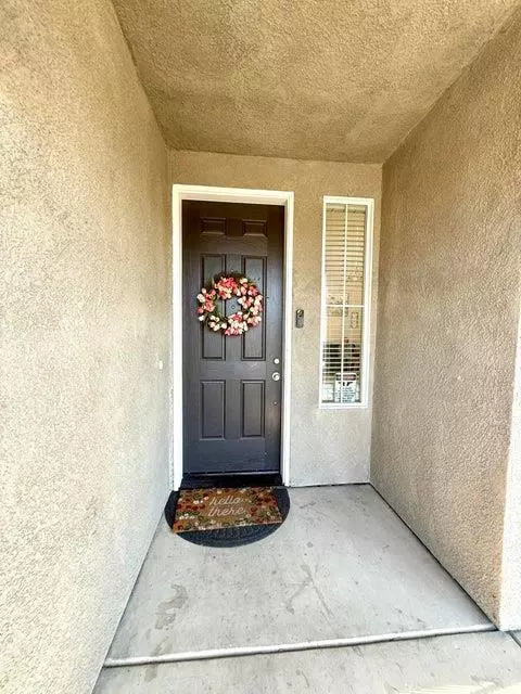 Entry Way - 4317 E Cambridge Ave, Visalia, CA 93292 photo 1 of 11