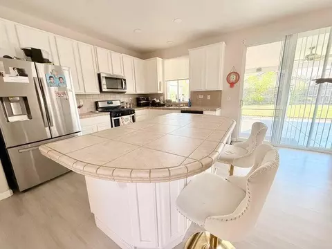 Kitchen - 4317 E Cambridge Ave, Visalia, CA 93292 photo 1 of 5