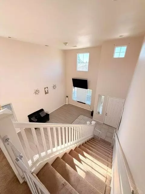 Entry Way - 4317 E Cambridge Ave, Visalia, CA 93292 photo 7 of 11