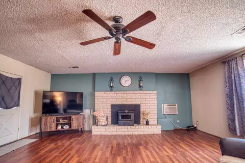Living - 11736 W Jensen Ave, Kerman, CA 93630 photo 2 of 2