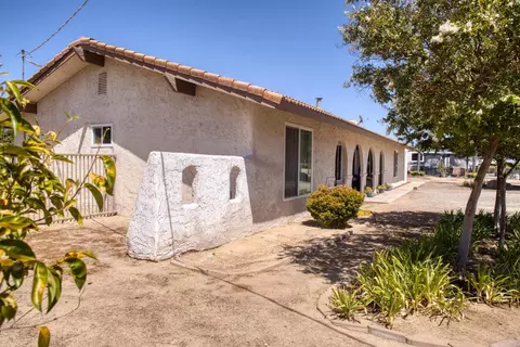 Exterior - 11736 W Jensen Ave, Kerman, CA 93630 photo 6 of 16