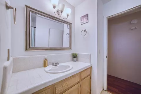 Bath - 11736 W Jensen Ave, Kerman, CA 93630 photo 2 of 2