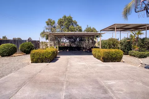Exterior - 11736 W Jensen Ave, Kerman, CA 93630 photo 10 of 16