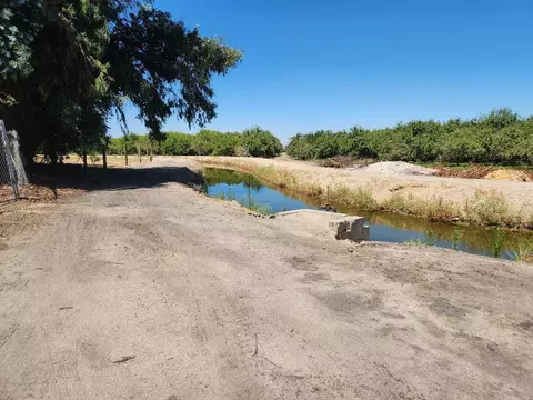 View/Area - 11736 W Jensen Ave, Kerman, CA 93630 photo 5 of 6