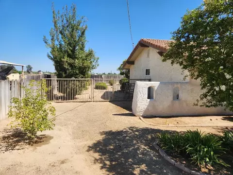 Exterior - 11736 W Jensen Ave, Kerman, CA 93630 photo 5 of 16