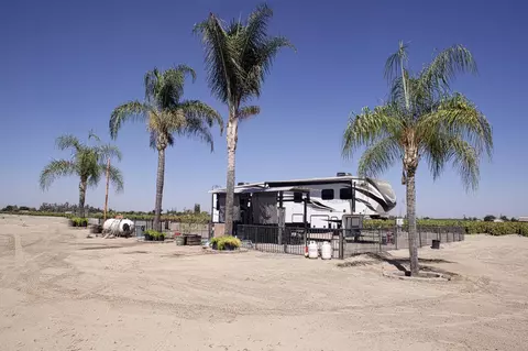 Exterior - 11736 W Jensen Ave, Kerman, CA 93630 photo 13 of 16