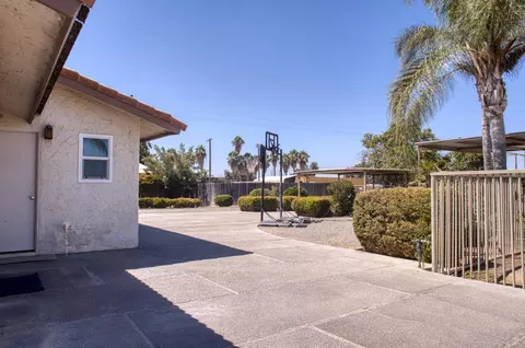 Exterior - 11736 W Jensen Ave, Kerman, CA 93630 photo 7 of 16