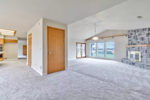 Living - 9200 Highway 41, Lemoore, CA 93245 photo 1 of 7