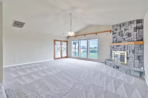 Living - 9200 Highway 41, Lemoore, CA 93245 photo 3 of 7
