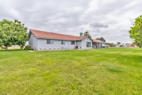 Exterior - 9200 Highway 41, Lemoore, CA 93245 photo 6 of 12